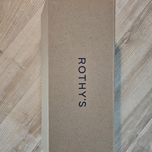 Rothy's NIB Size 8.5 Retired style. - Picture 7 of 7